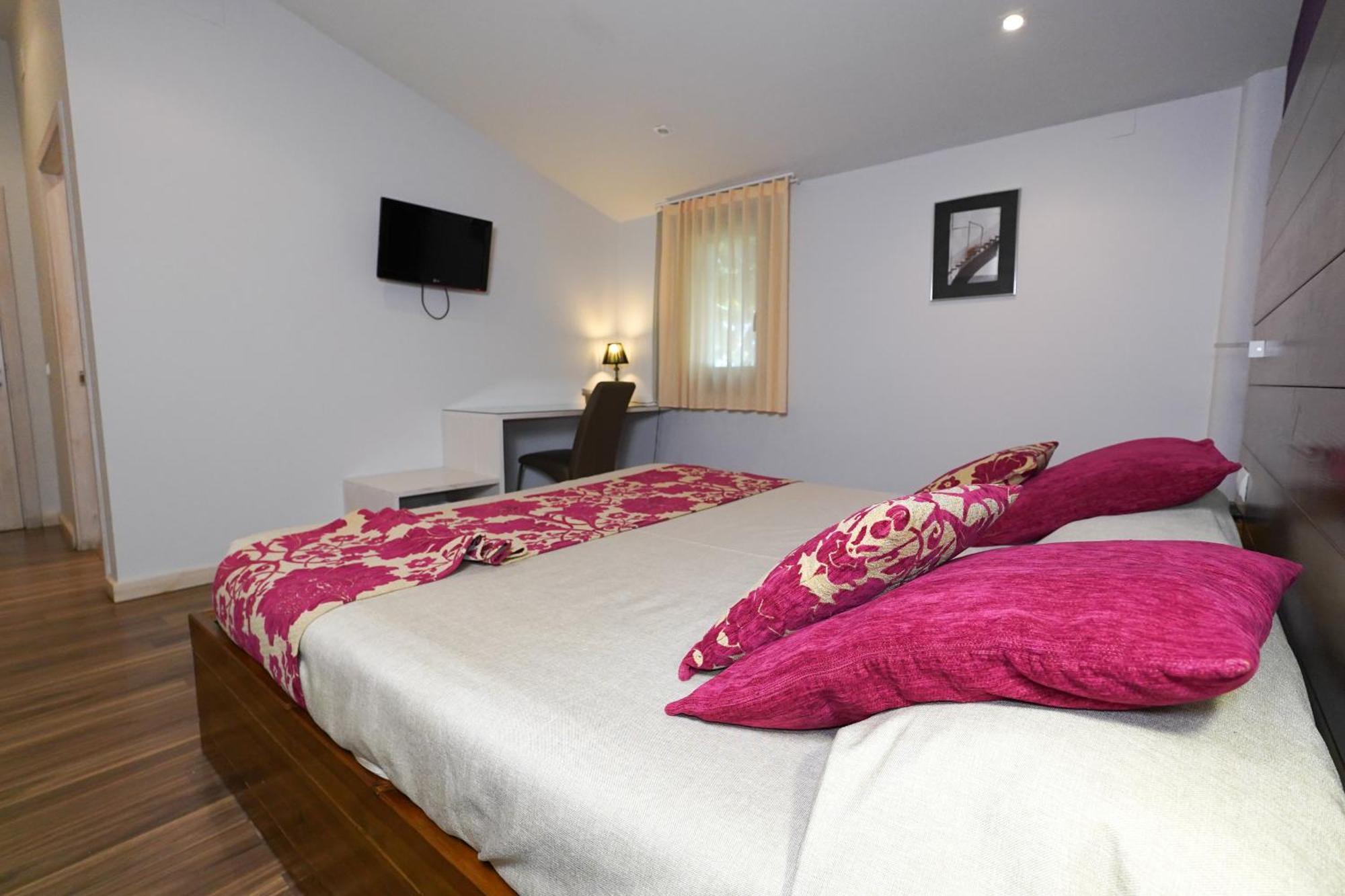 Hotel Mas Prades Deltebre Bagian luar foto